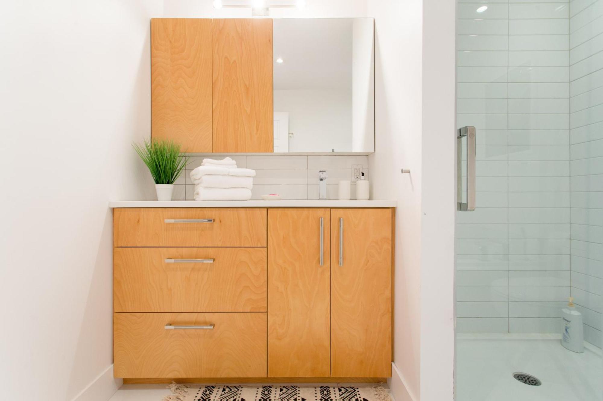 Hip, Stylish Apartment In Little Italy By Den Stays A Montréal Zimmer foto